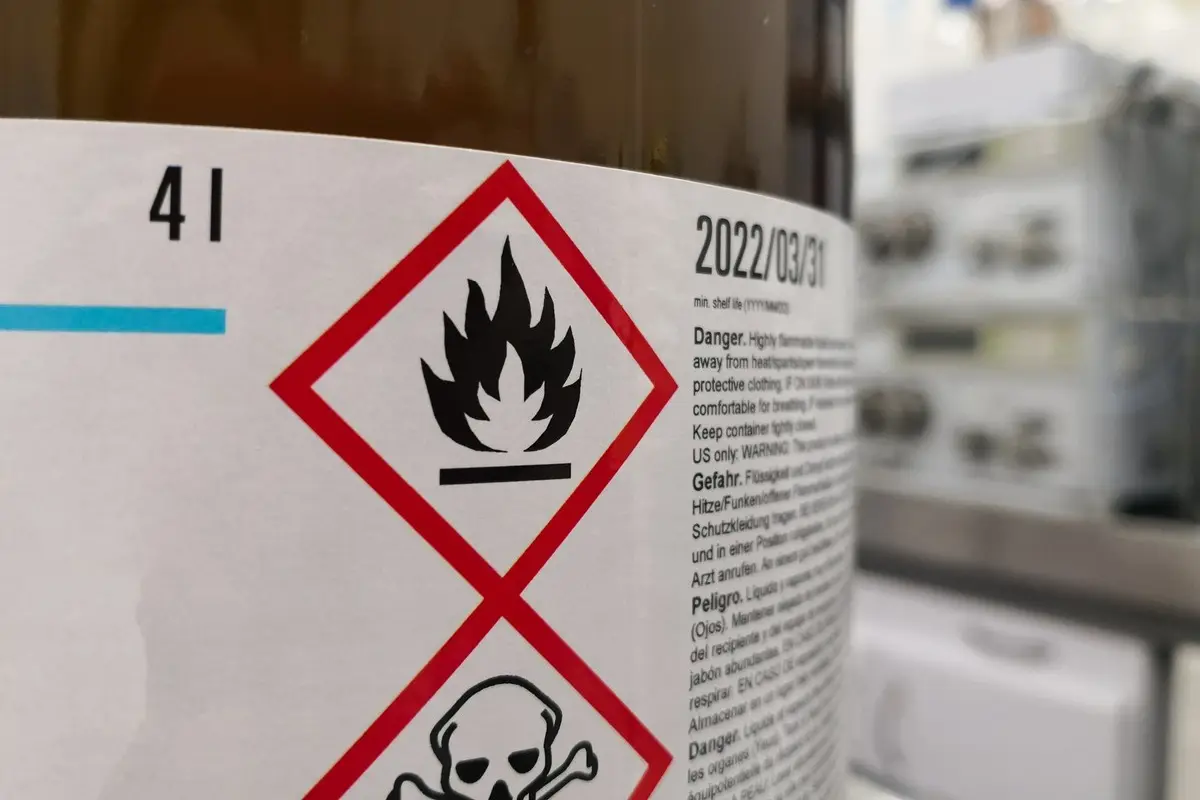 butelka z chemikaliami